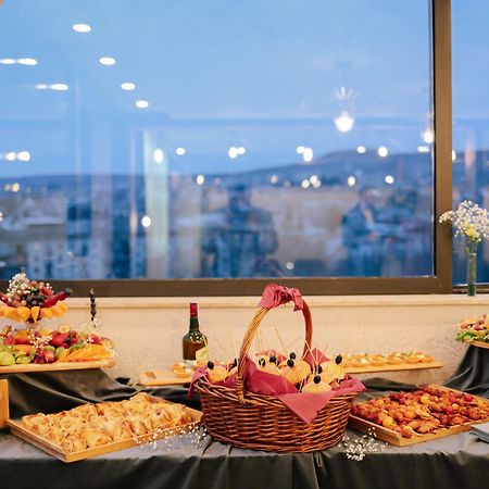 Brosse Garden Hotel Tbilisi Bagian luar foto