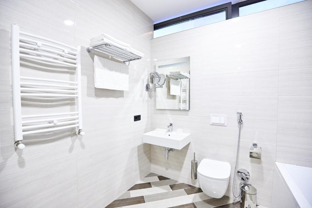Brosse Garden Hotel Tbilisi Bagian luar foto