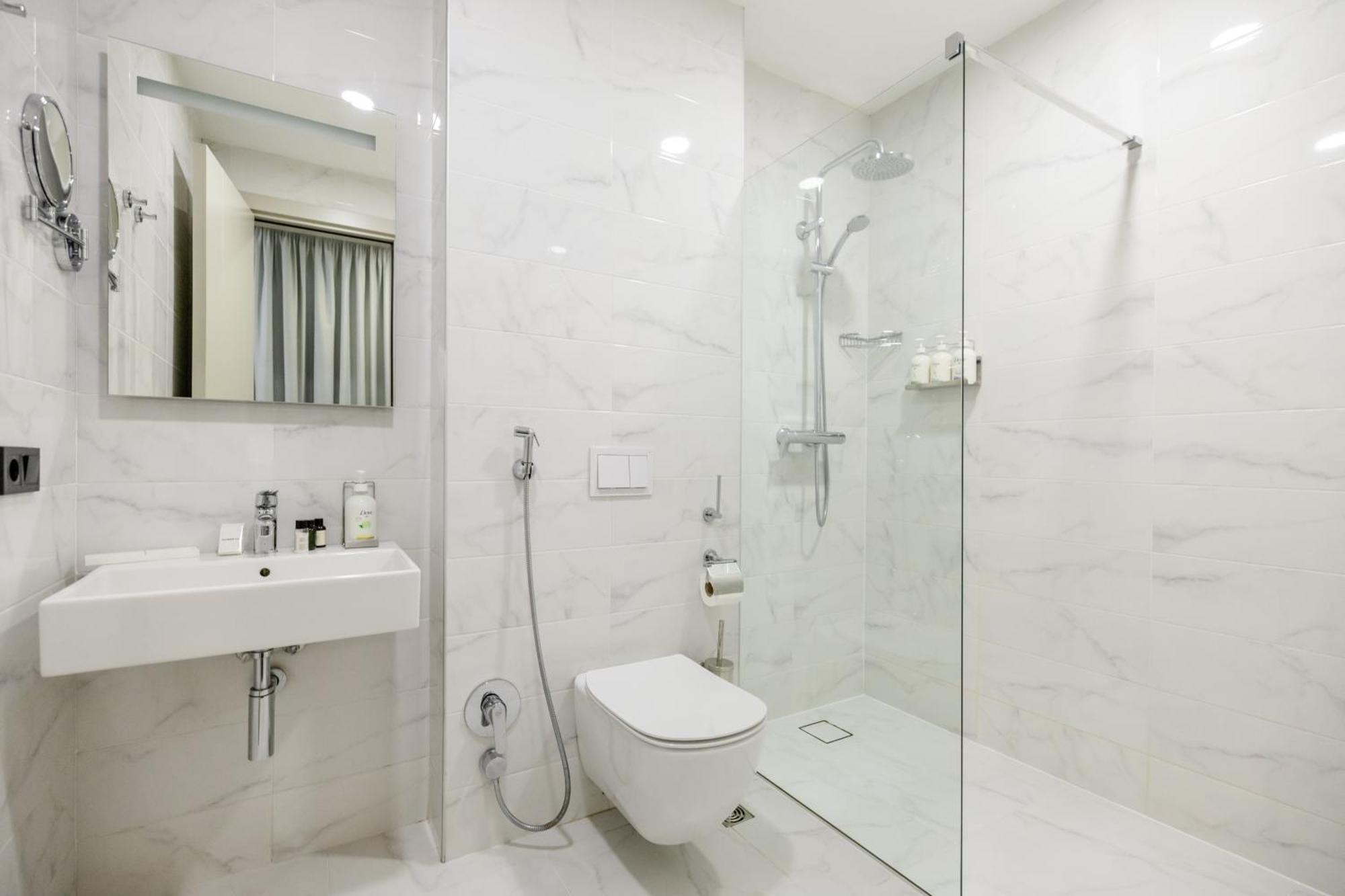 Brosse Garden Hotel Tbilisi Bagian luar foto