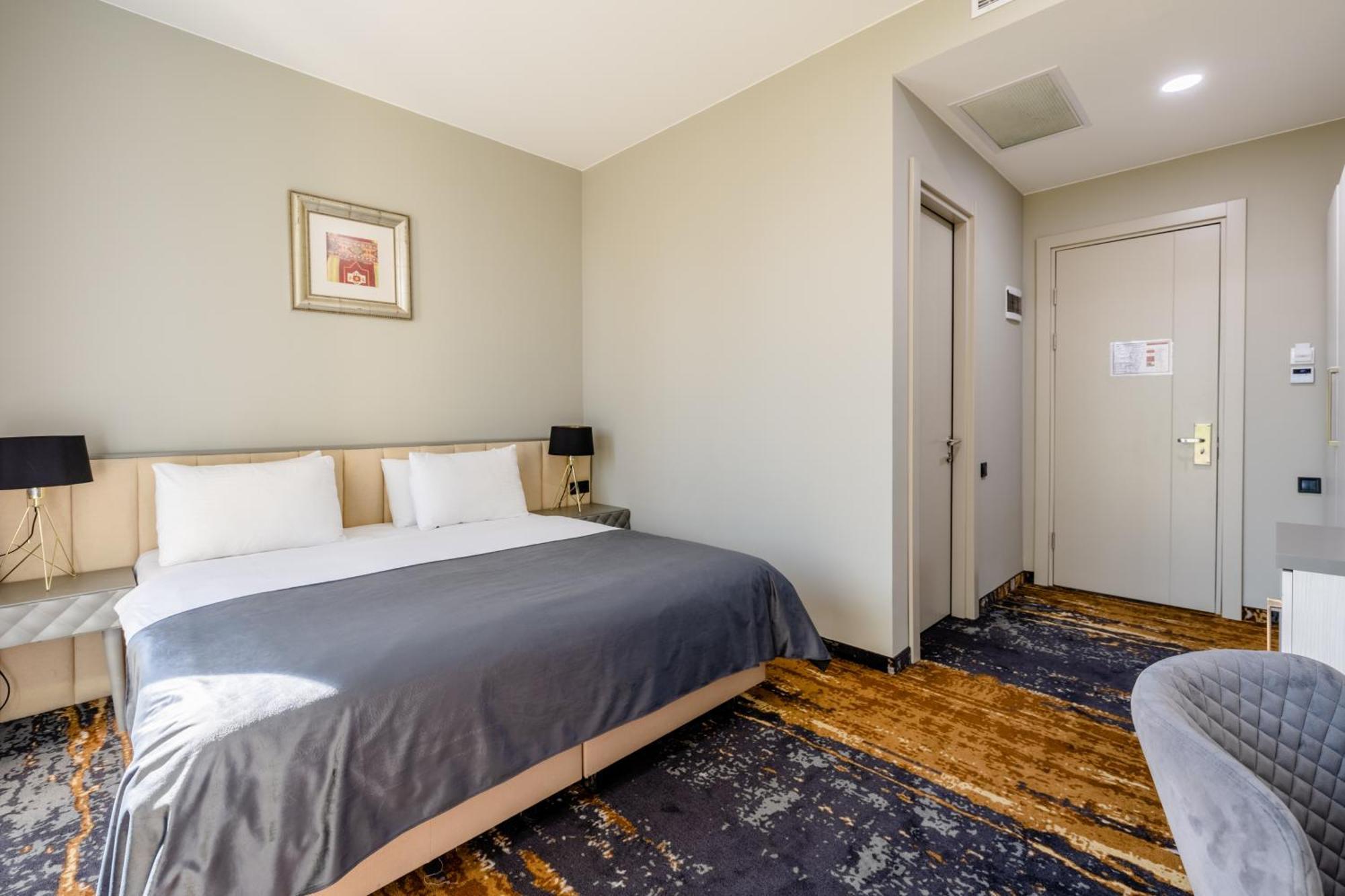Brosse Garden Hotel Tbilisi Ruang foto