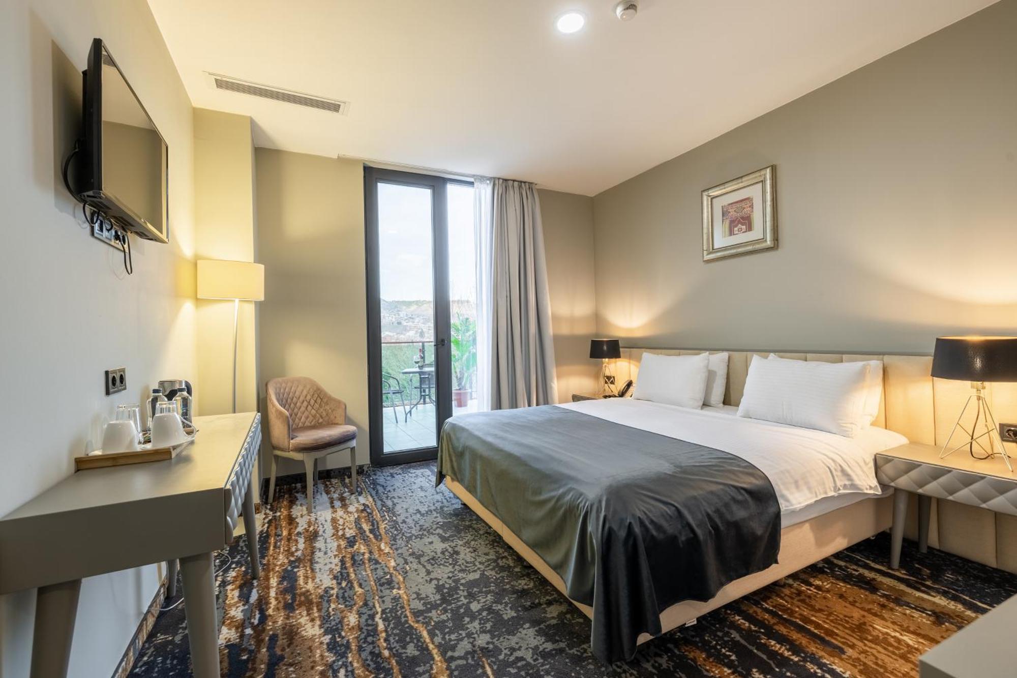 Brosse Garden Hotel Tbilisi Bagian luar foto