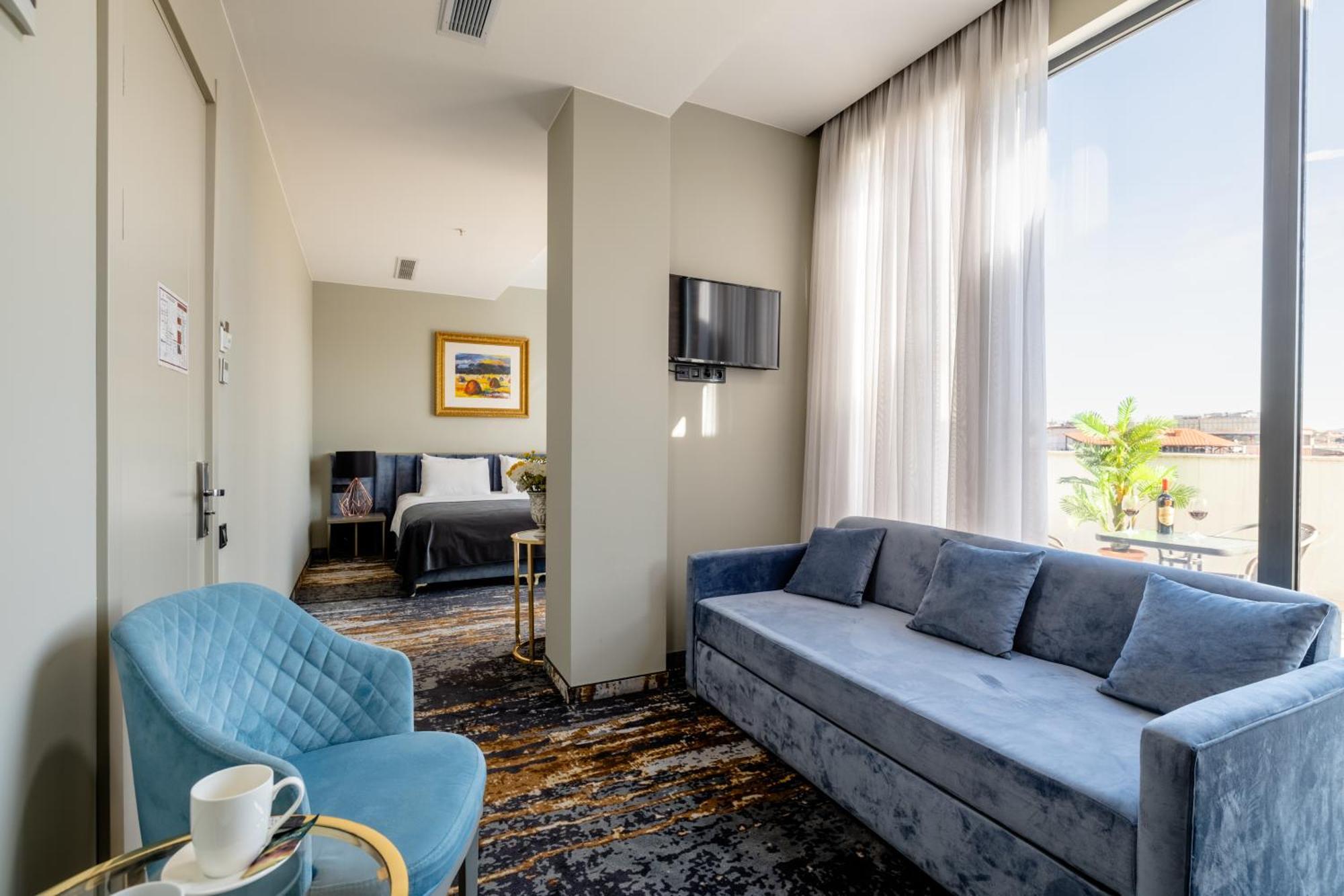 Brosse Garden Hotel Tbilisi Bagian luar foto
