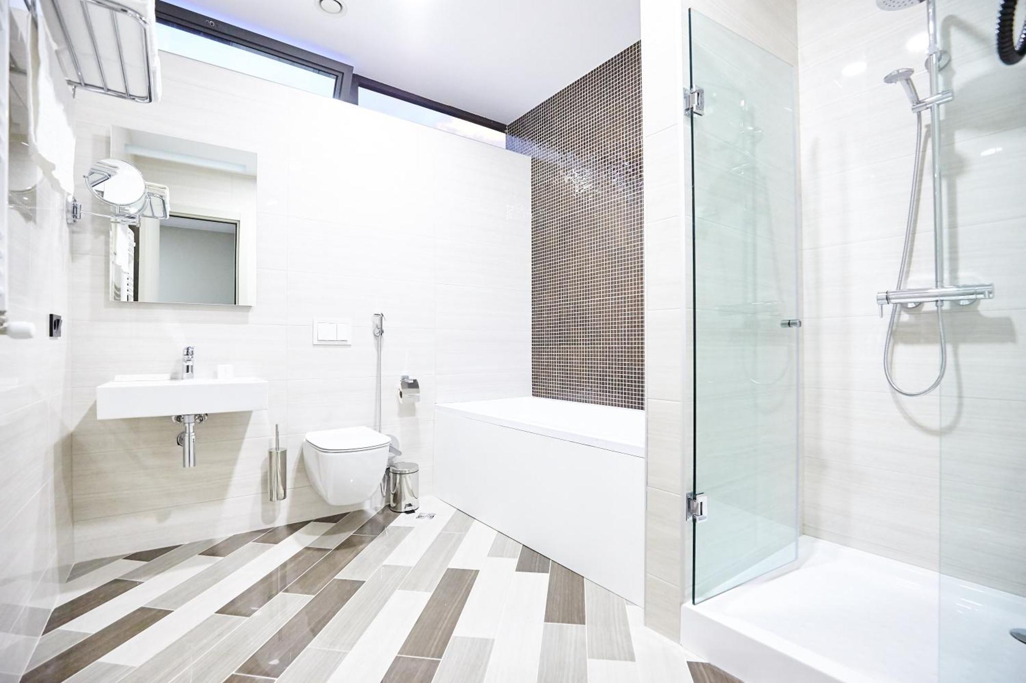 Brosse Garden Hotel Tbilisi Bagian luar foto