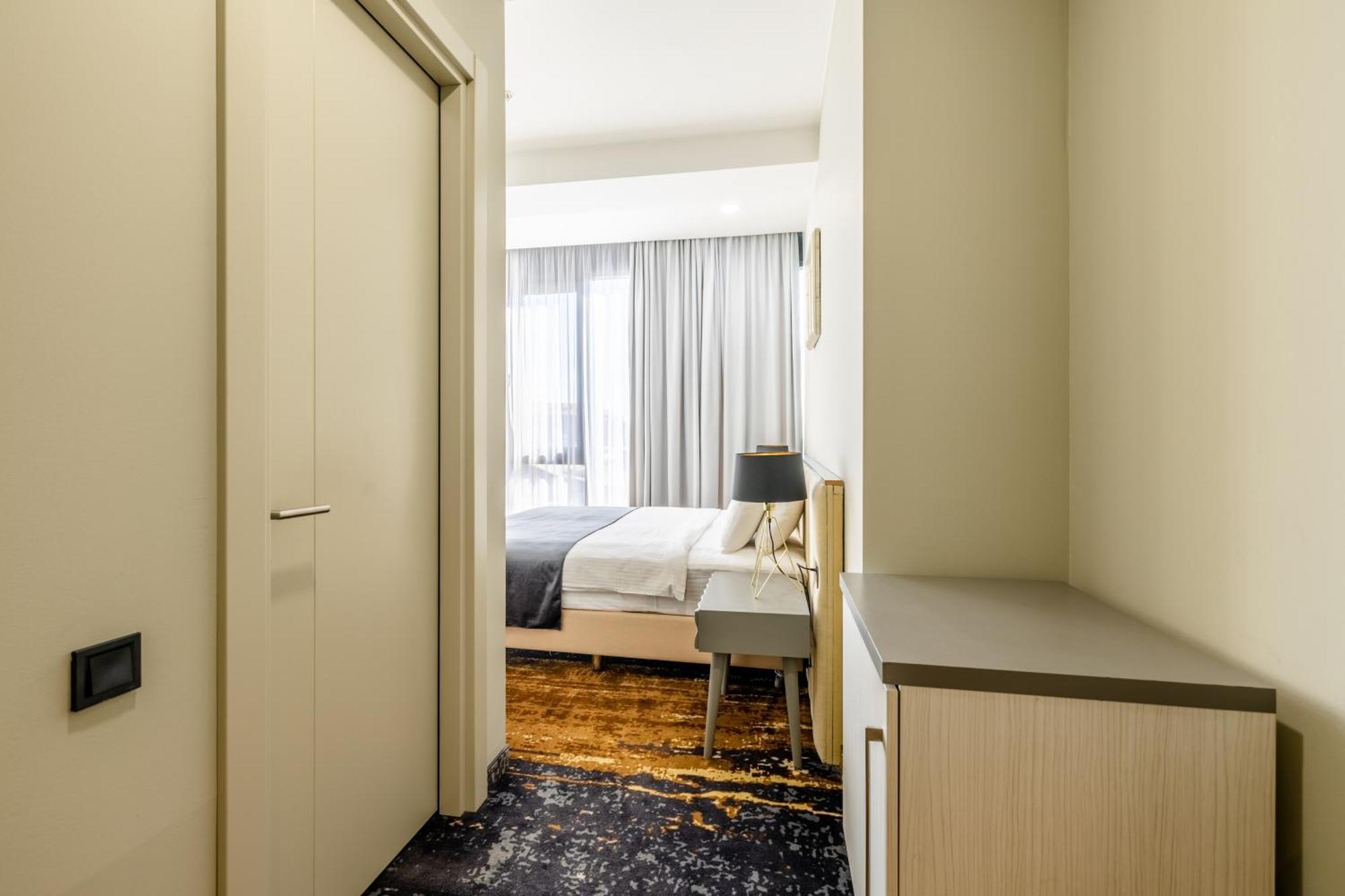 Brosse Garden Hotel Tbilisi Ruang foto