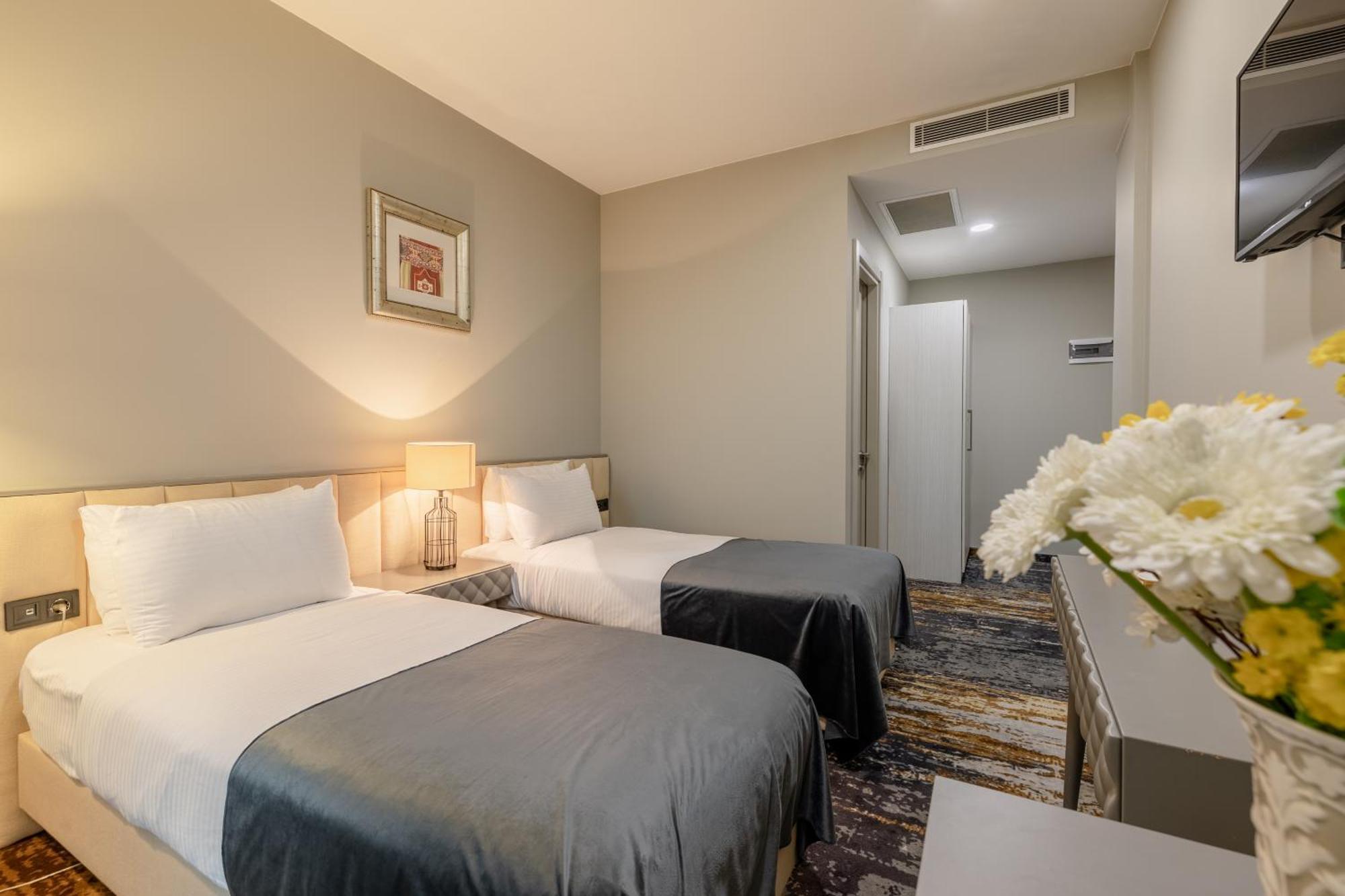 Brosse Garden Hotel Tbilisi Ruang foto