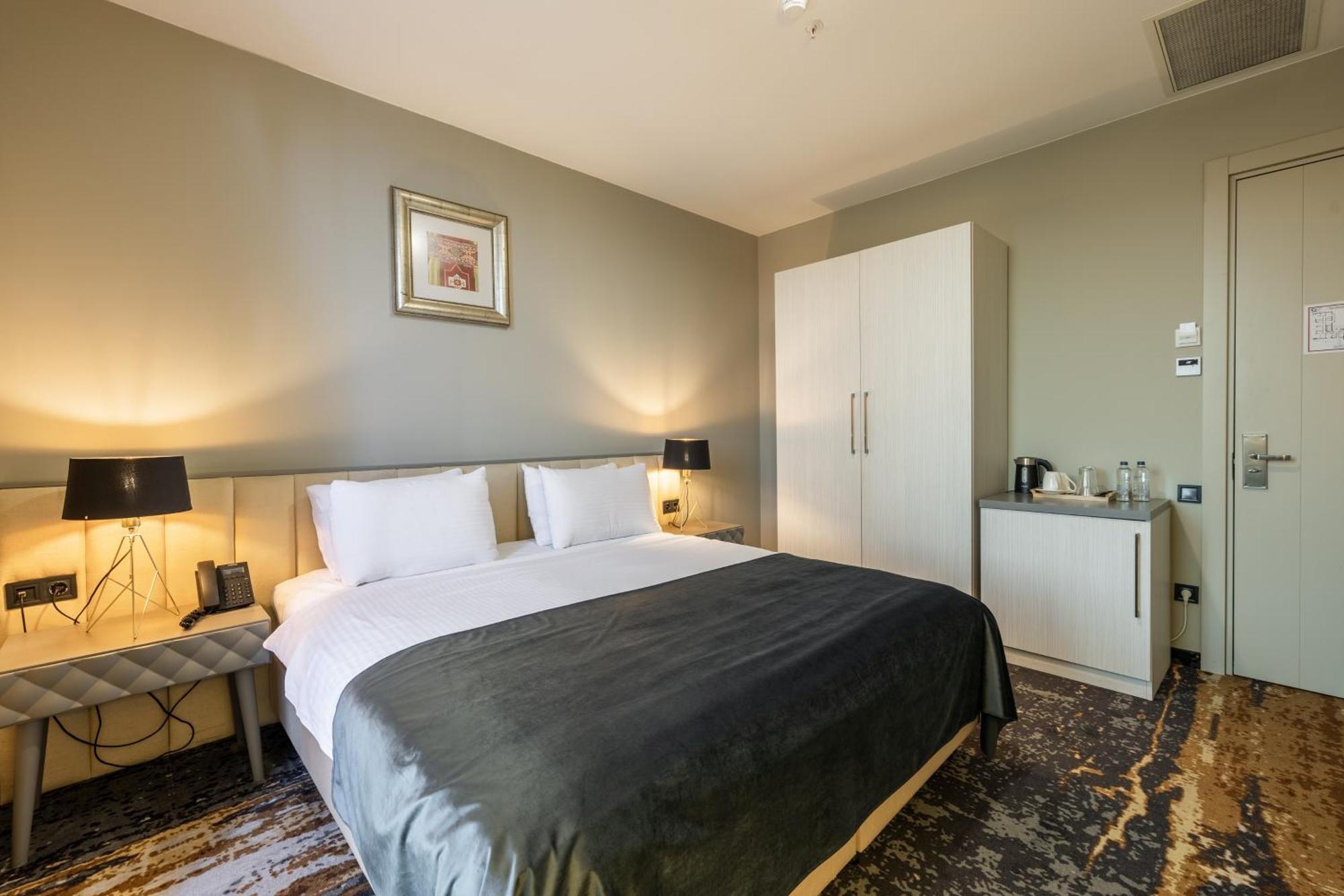 Brosse Garden Hotel Tbilisi Ruang foto