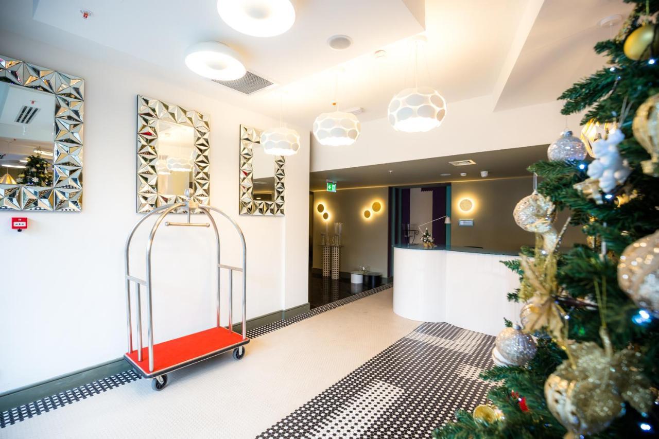 Brosse Garden Hotel Tbilisi Bagian luar foto