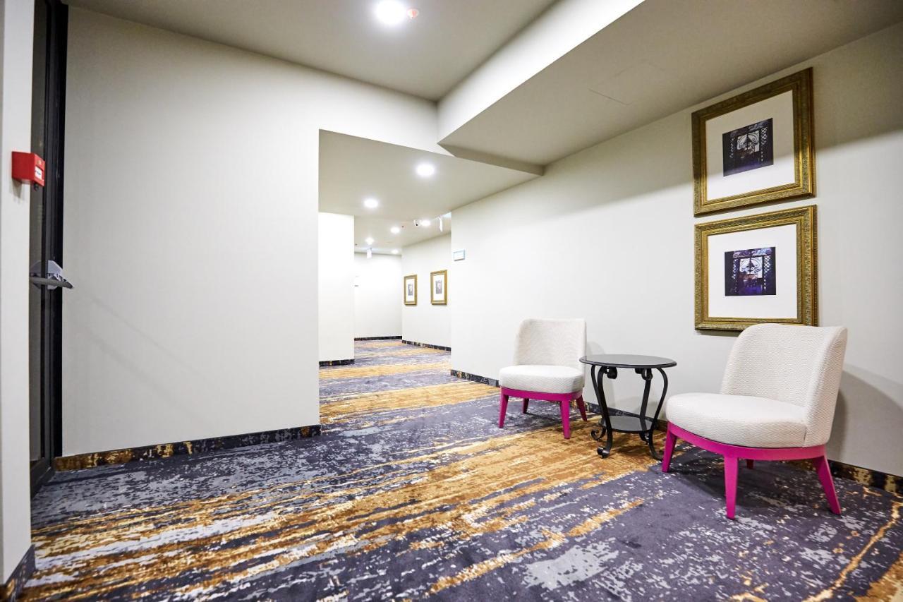 Brosse Garden Hotel Tbilisi Bagian luar foto