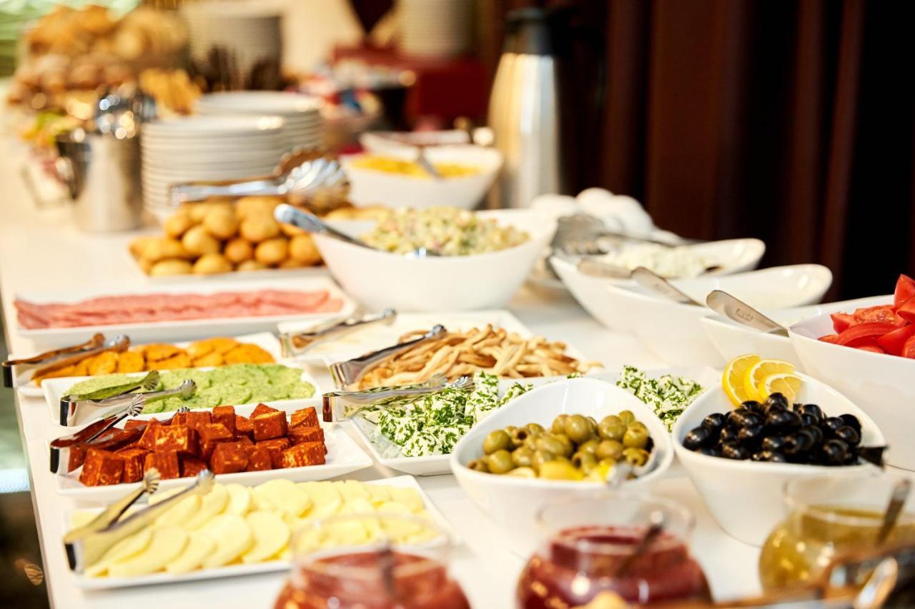 Brosse Garden Hotel Tbilisi Bagian luar foto
