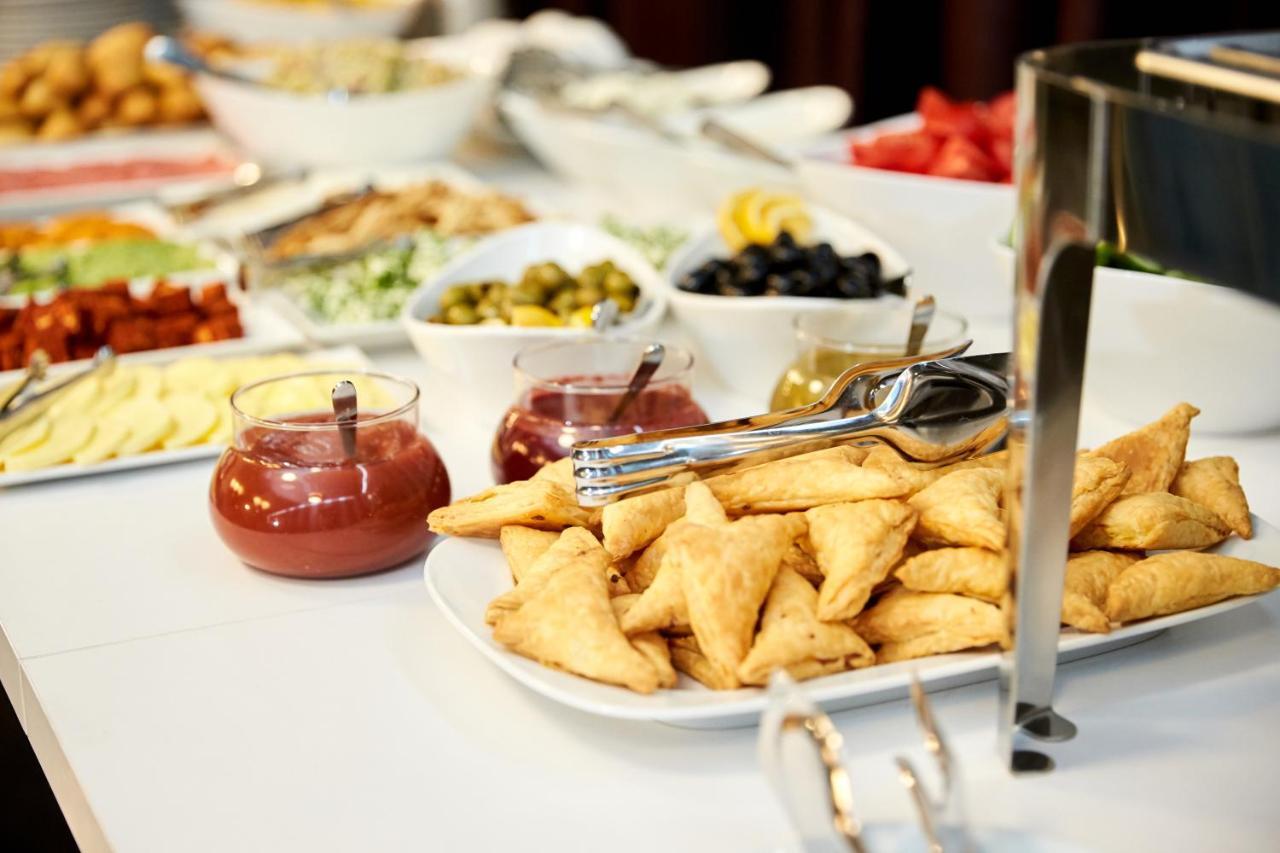 Brosse Garden Hotel Tbilisi Bagian luar foto